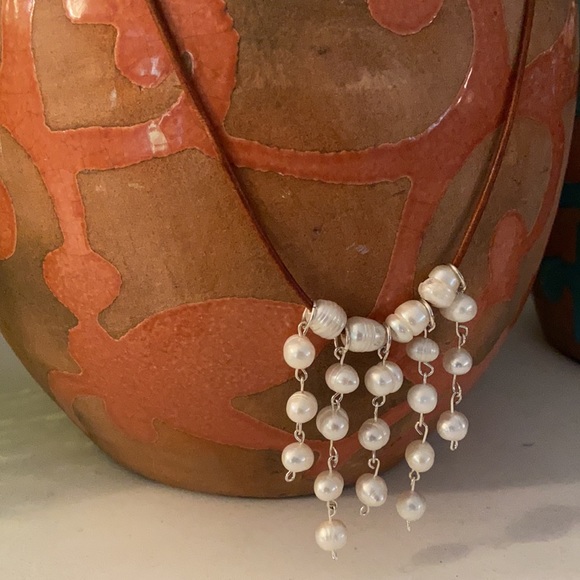 Handcrafted Freshwater Pearl and Leather Necklace - Picture 2 of 3